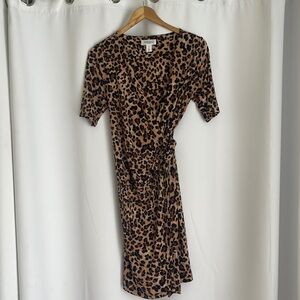 Leopard print, motherhood, maternity, wraparound dress.